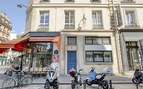Branded New And Comfy Studio - Heart Of Paris 3